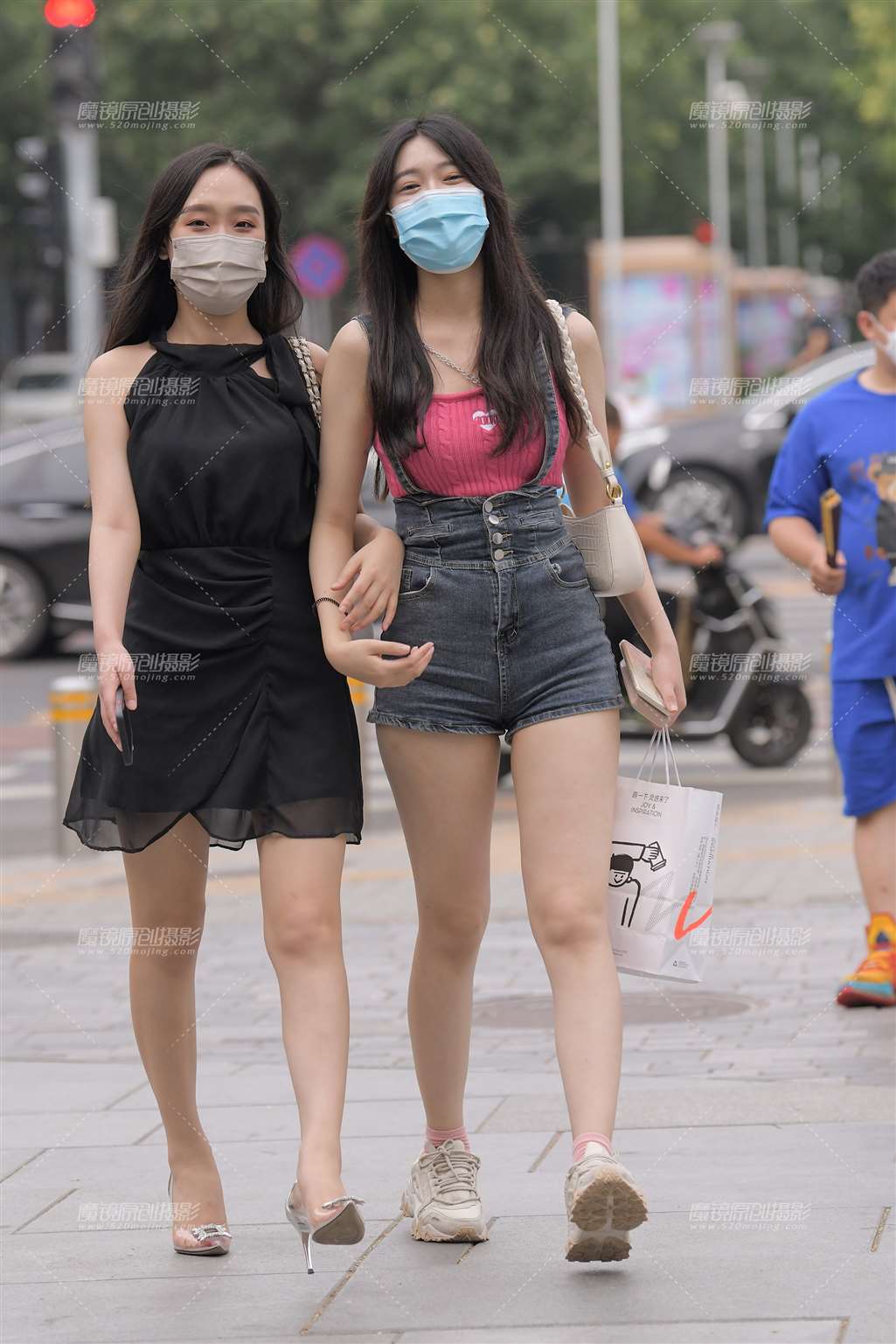 图片[5]-背带热裤美女-街拍流行馆