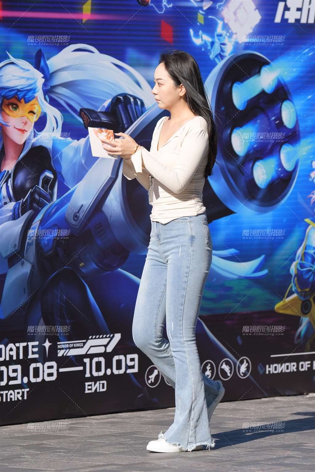 图片[4]-蓝色牛仔裤美女-街拍流行馆
