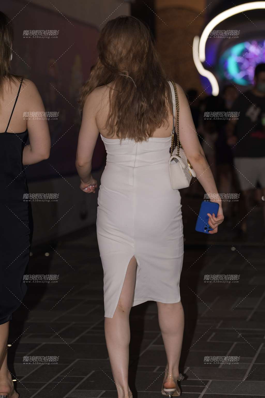 图片[4]-抹胸白色包臀裙美女-街拍流行馆