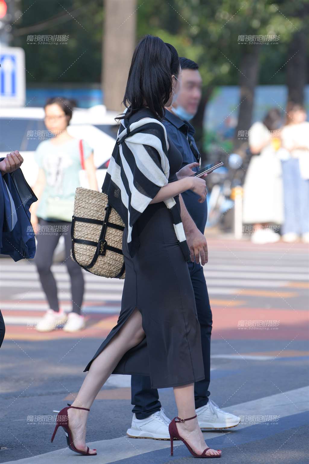 图片[4]-婉约的红色高跟，黑色包臀裙女士-街拍流行馆