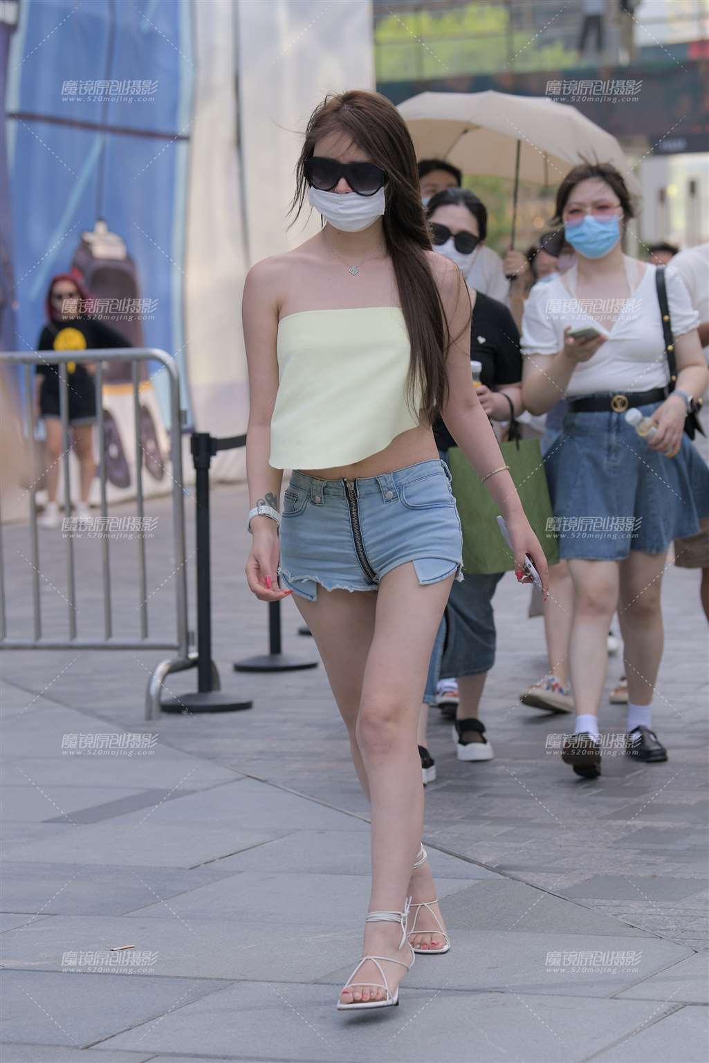 图片[1]-神秘女子-街拍流行馆