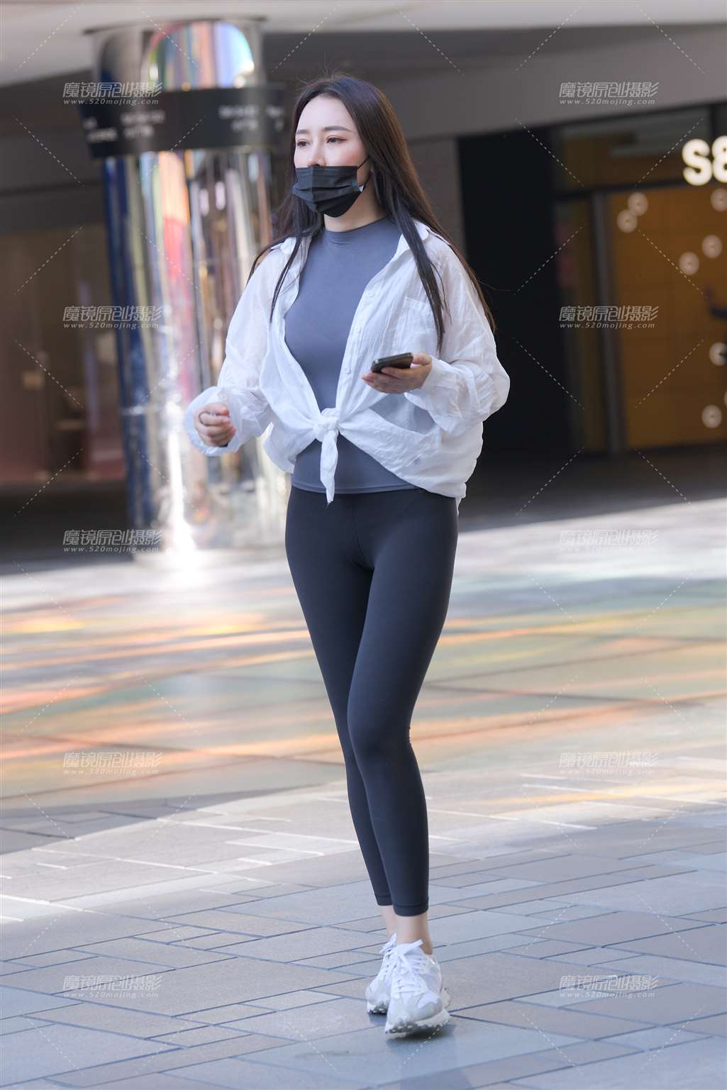 图片[3]-黑色瑜伽裤美女-街拍流行馆