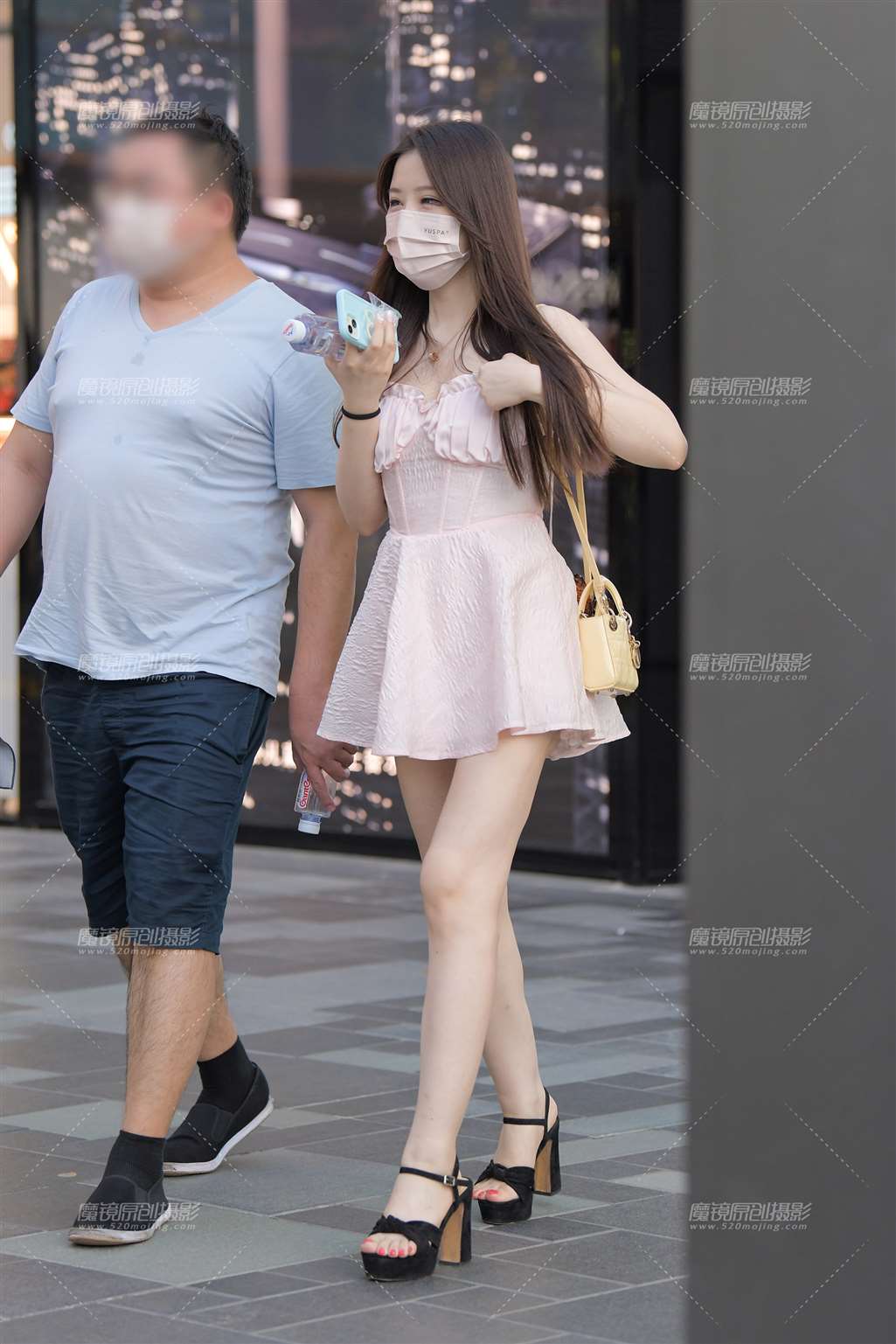 图片[1]-公主裙美女-街拍流行馆