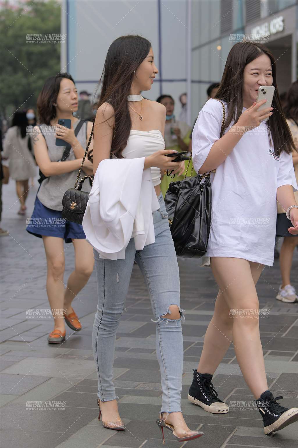 图片[4]-抹胸紧牛-街拍流行馆