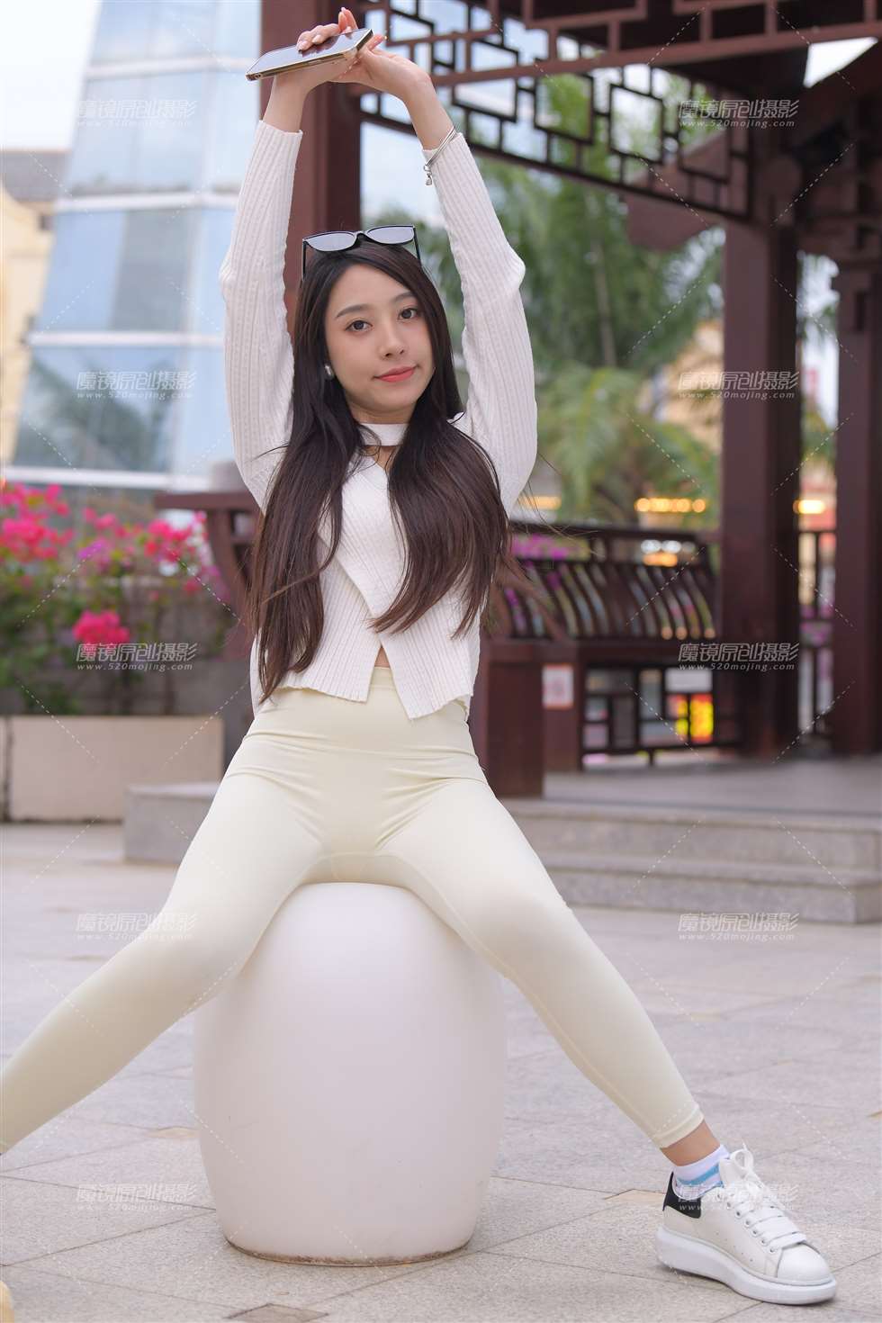 图片[3]-白色瑜伽课美女-街拍流行馆