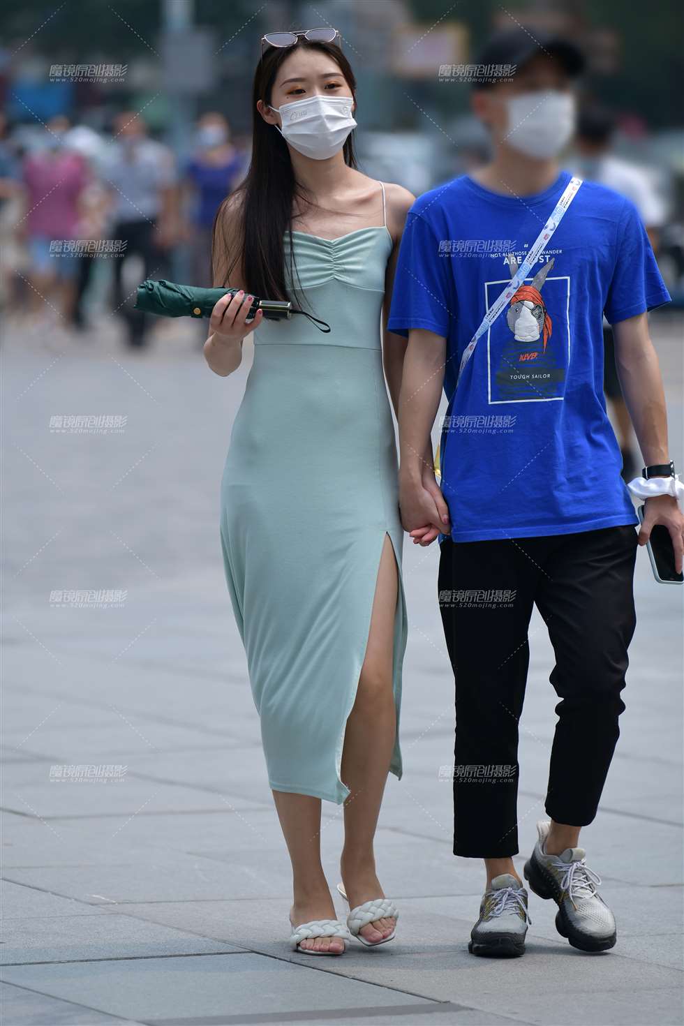 图片[1]-飘逸长裙美女-街拍流行馆