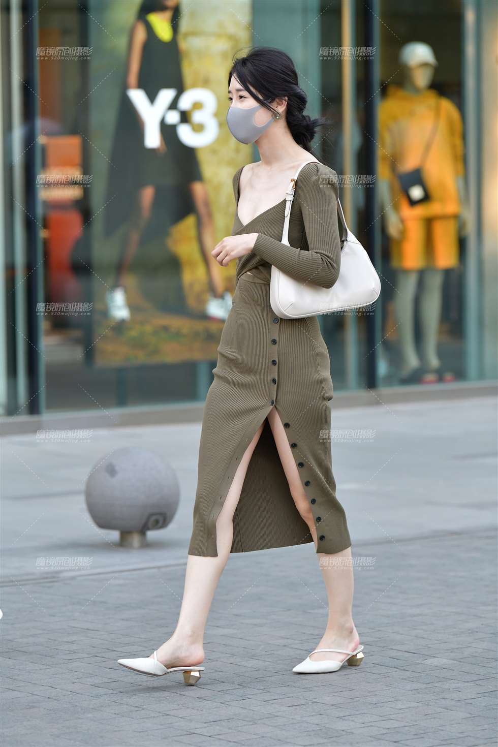 图片[1]-逛街长裙美女-街拍流行馆