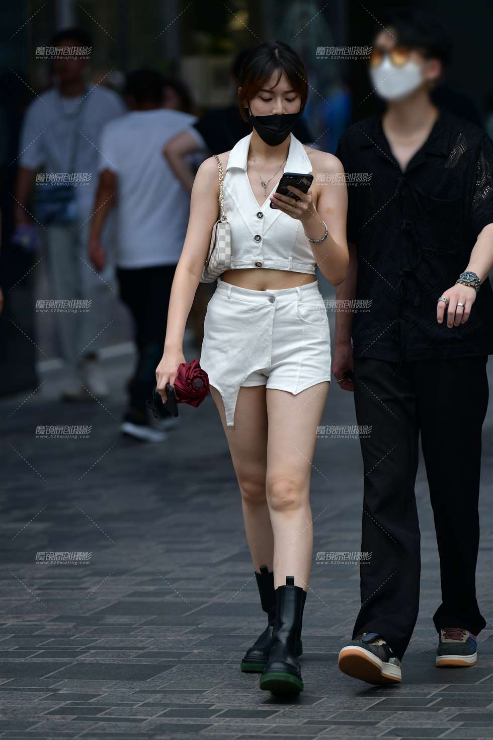 图片[5]-白皙热裤美女-街拍流行馆