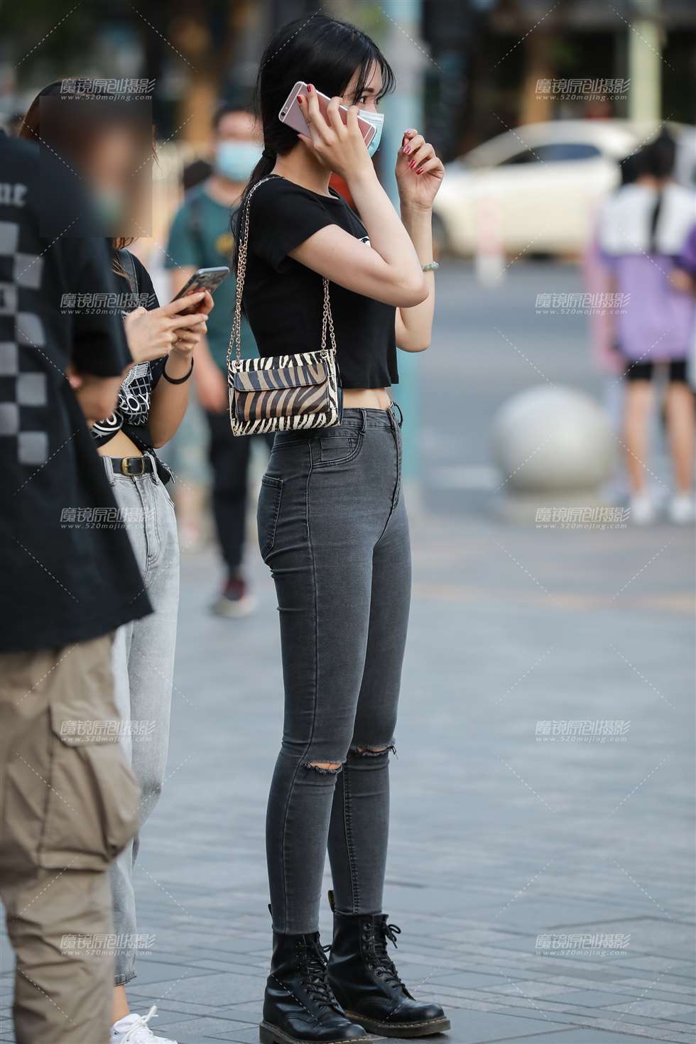 图片[4]-【玻璃街拍】灰色牛仔裤学妹-街拍流行馆