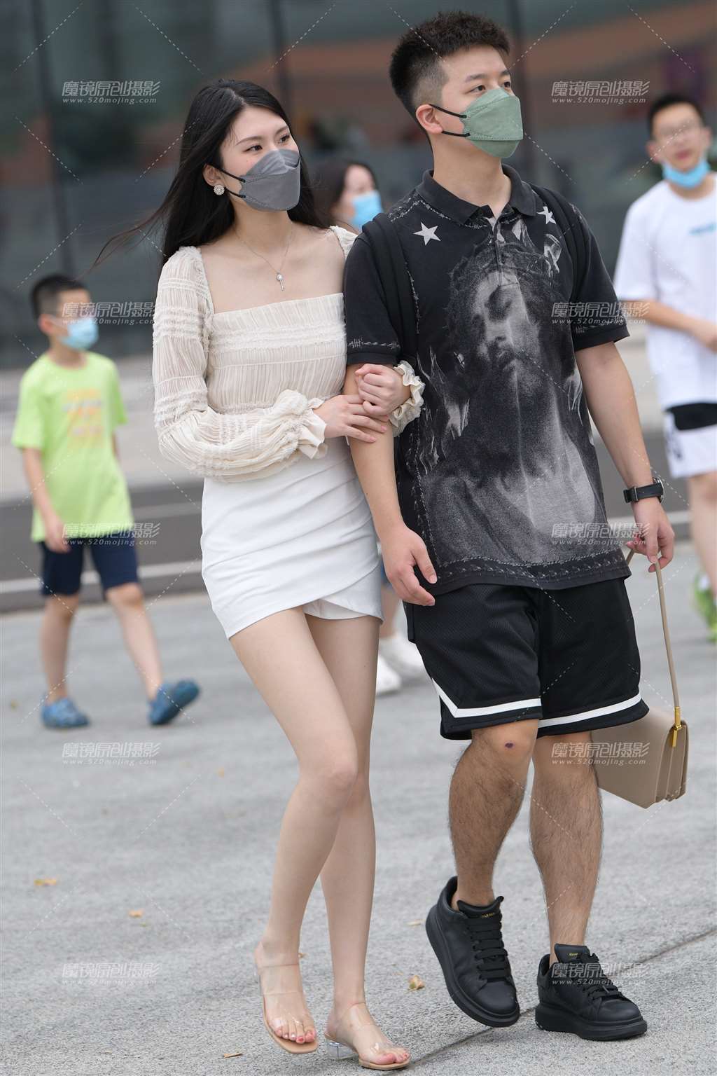 图片[1]-我有个白皙美腿的女盆友-街拍流行馆