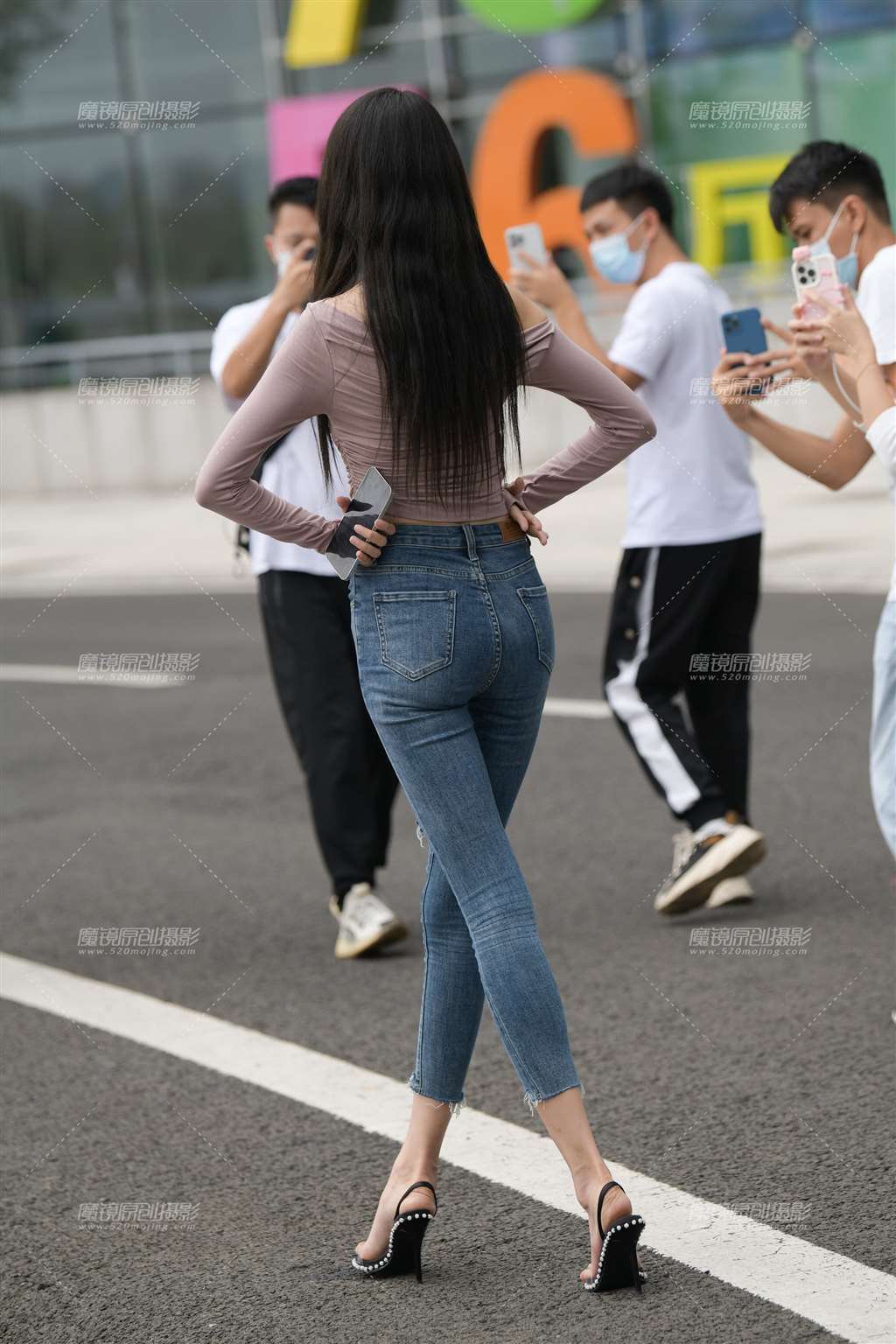 图片[4]-苗条大长腿紧牛淑女-街拍流行馆