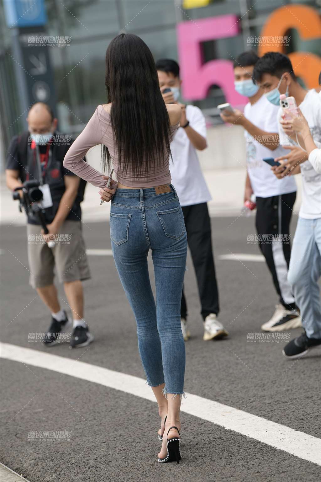图片[5]-苗条大长腿紧牛淑女-街拍流行馆