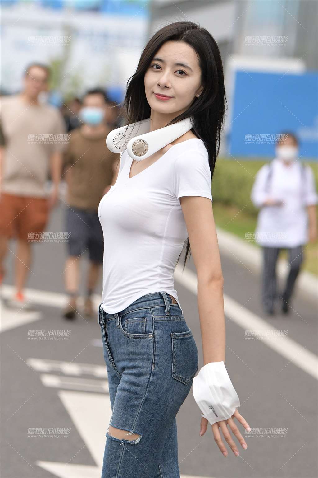 图片[3]-纤细美腿，紧牛美女-街拍流行馆