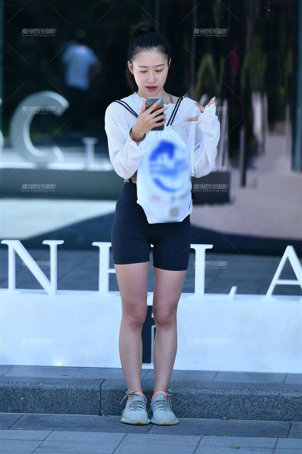 图片[3]-漂亮运动瑜伽短裤美女-街拍流行馆