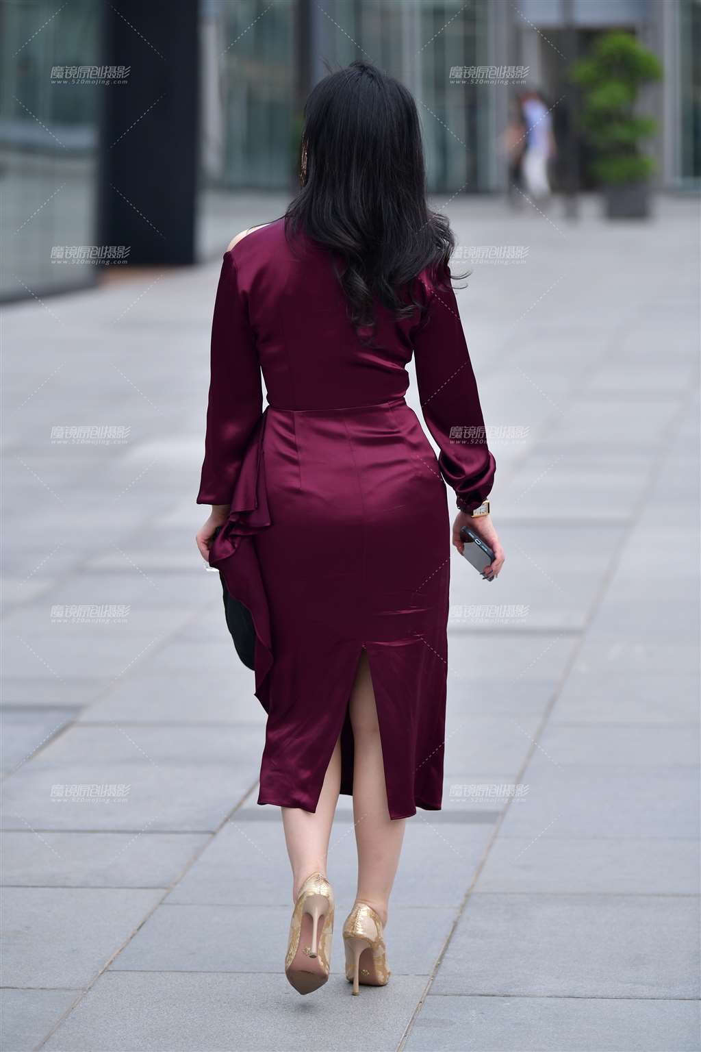 图片[5]-玫红长裙气质美女-街拍流行馆