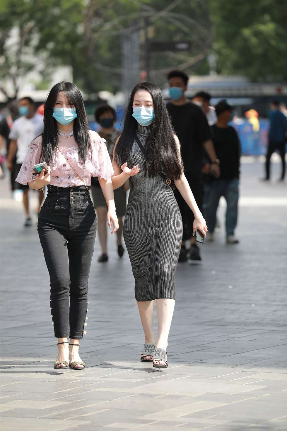 图片[2]-四九城嘎子街拍作品性感包臀裙美妇-街拍流行馆