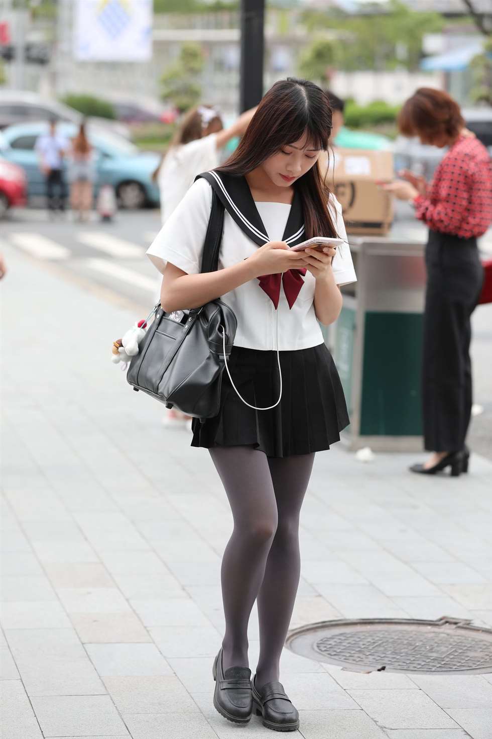 图片[5]-辉辉街拍作品灰色丝袜JK校服美眉-街拍流行馆