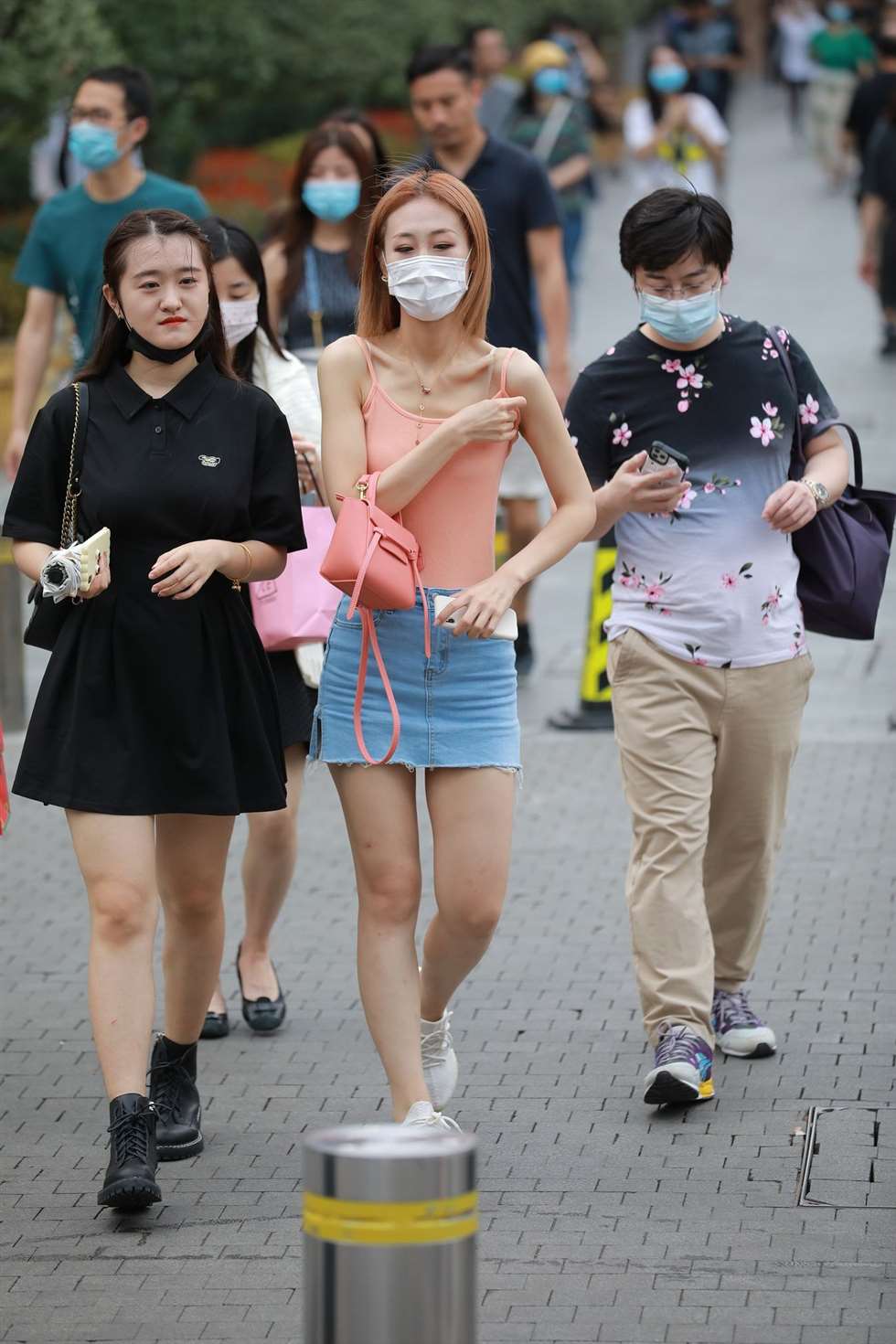 图片[2]-四九城嘎子街拍作品牛仔裙漂亮小姐姐-街拍流行馆