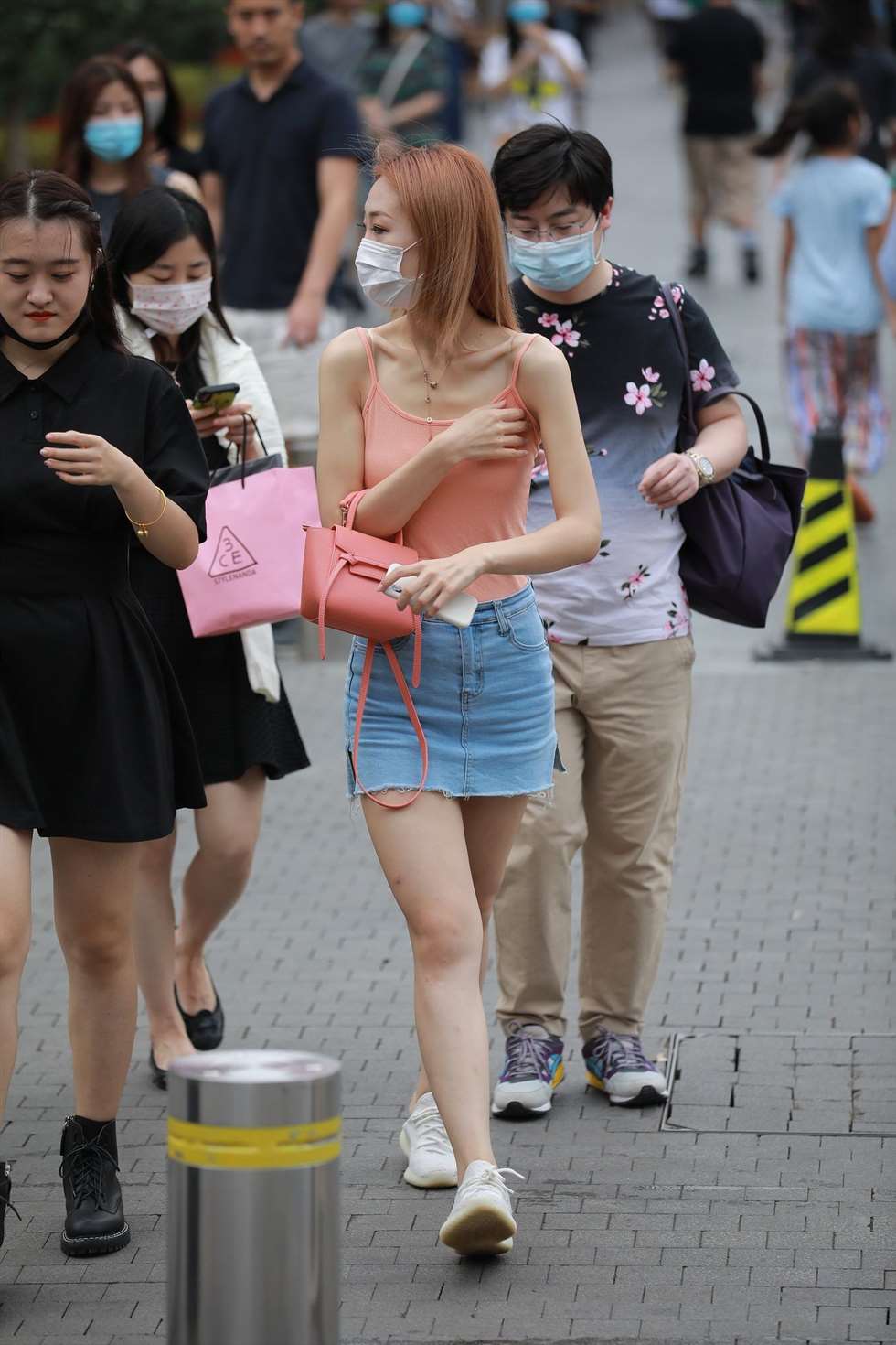 图片[3]-四九城嘎子街拍作品牛仔裙漂亮小姐姐-街拍流行馆