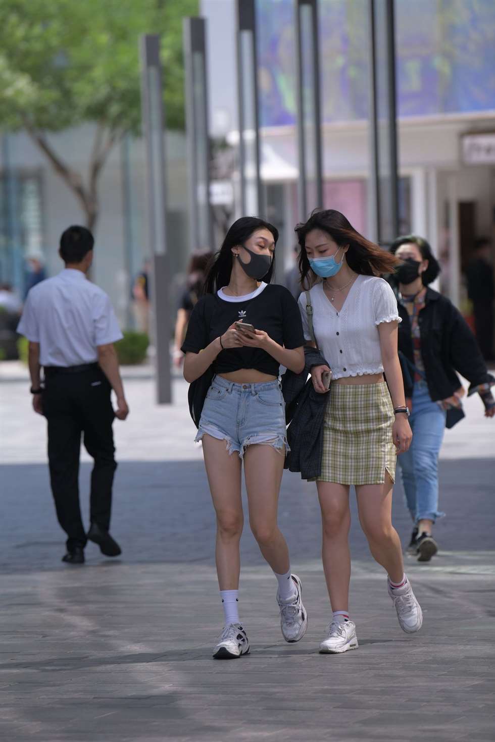 图片[3]-凯恩街拍作品热裤美女-街拍流行馆