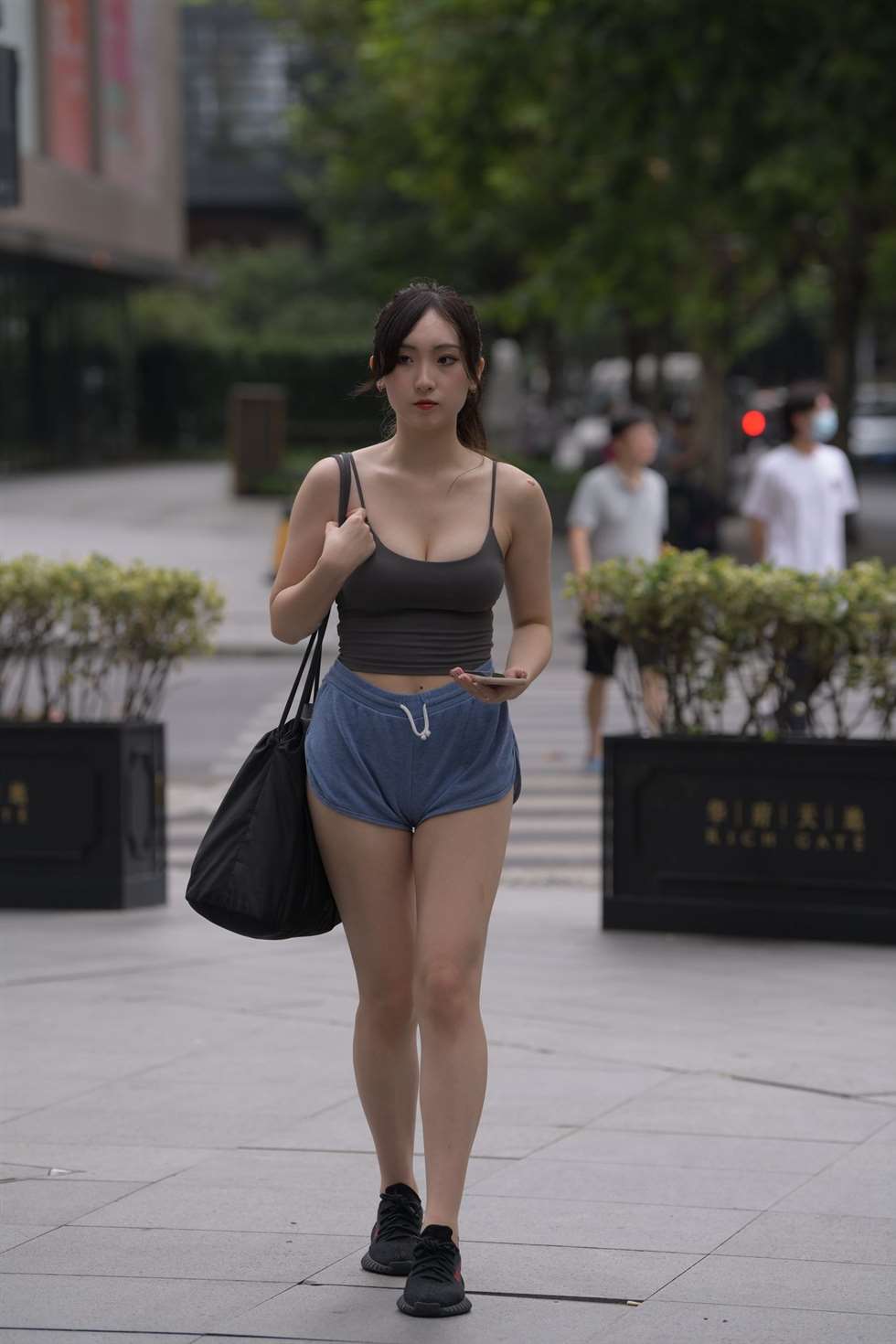 图片[2]-一只麋鹿摄影作品容易动情的女孩-街拍流行馆