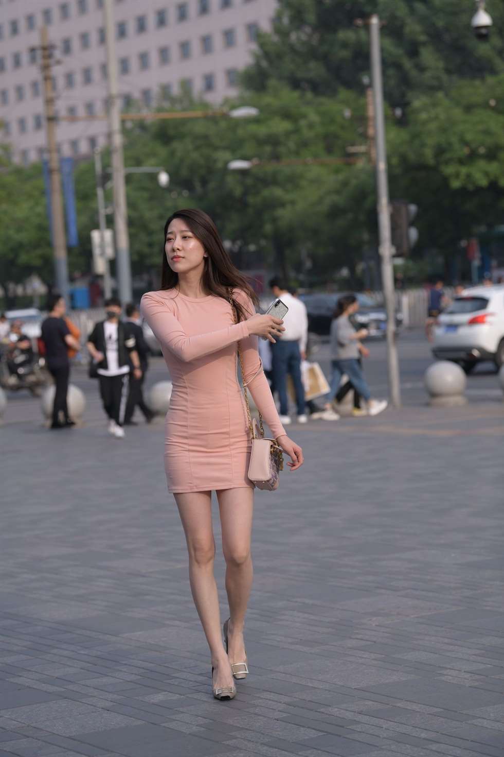 图片[3]-魂魂街拍作品粉色紧身包臀-街拍流行馆