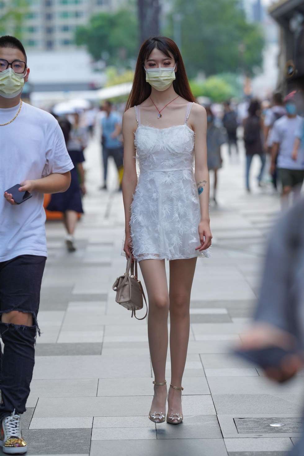 图片[4]-牛男街拍白长直小仙女好美的腿-街拍流行馆