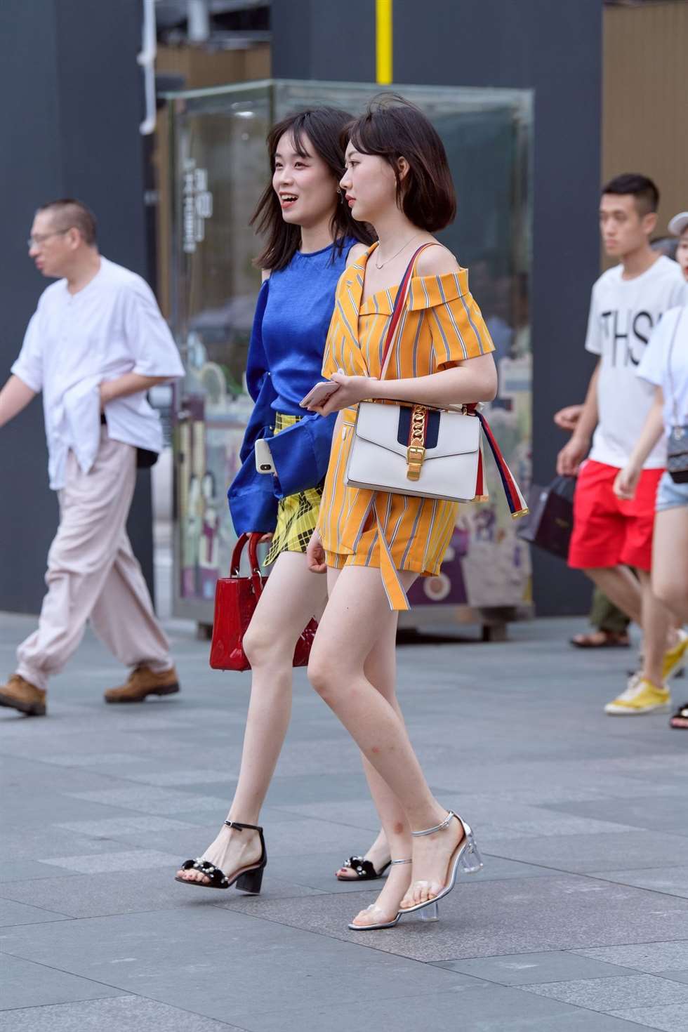 图片[4]-久久街拍作品靓丽长腿美女-街拍流行馆