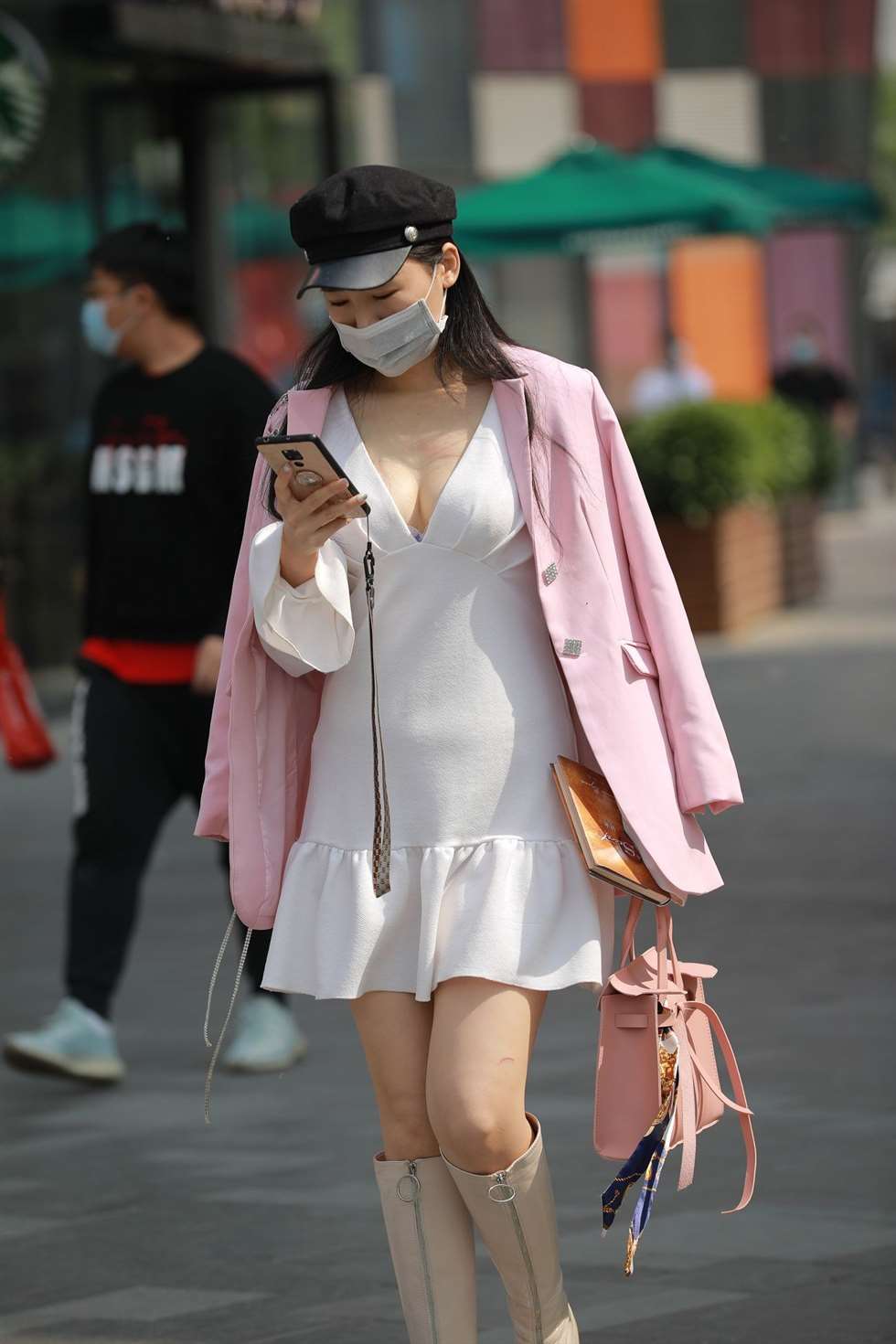 图片[5]-四九城嘎子街拍作品性感美女一天两套服装-街拍流行馆