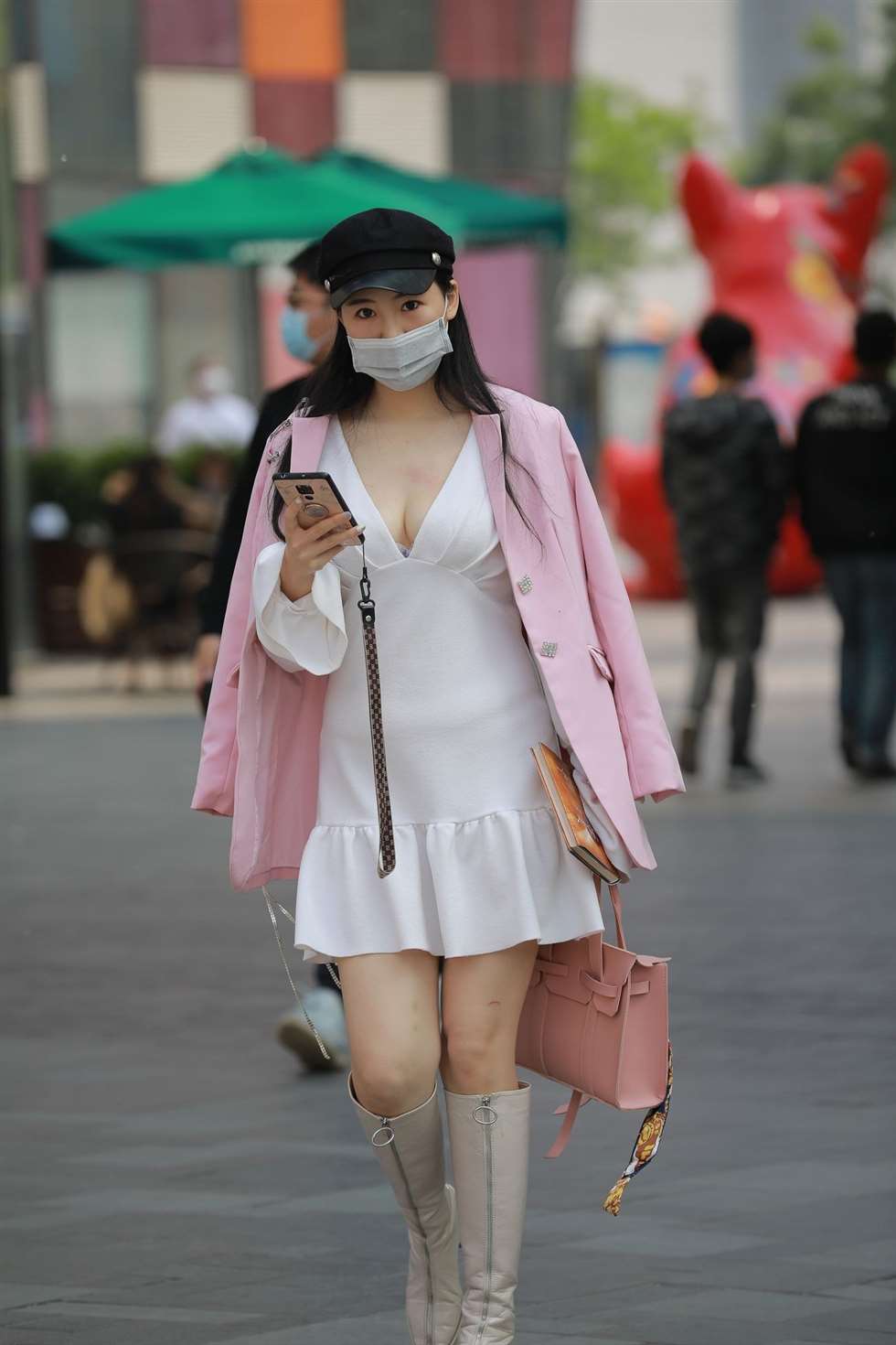 图片[4]-四九城嘎子街拍作品性感美女一天两套服装-街拍流行馆