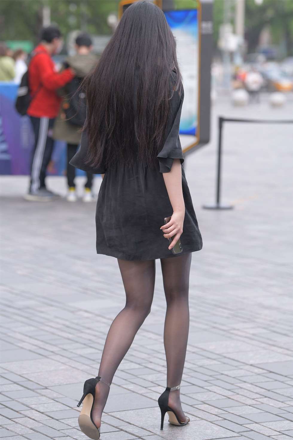 图片[1]-红石街拍作品又遇黑丝美女-街拍流行馆
