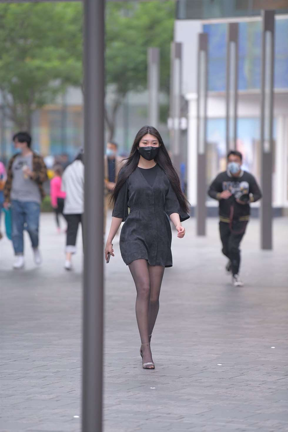 图片[2]-红石街拍作品又遇黑丝美女-街拍流行馆