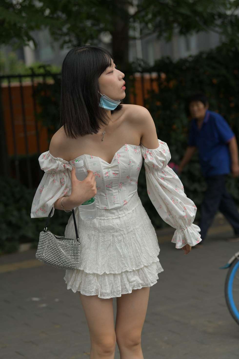 图片[2]-一始街拍作品白裙女孩-街拍流行馆