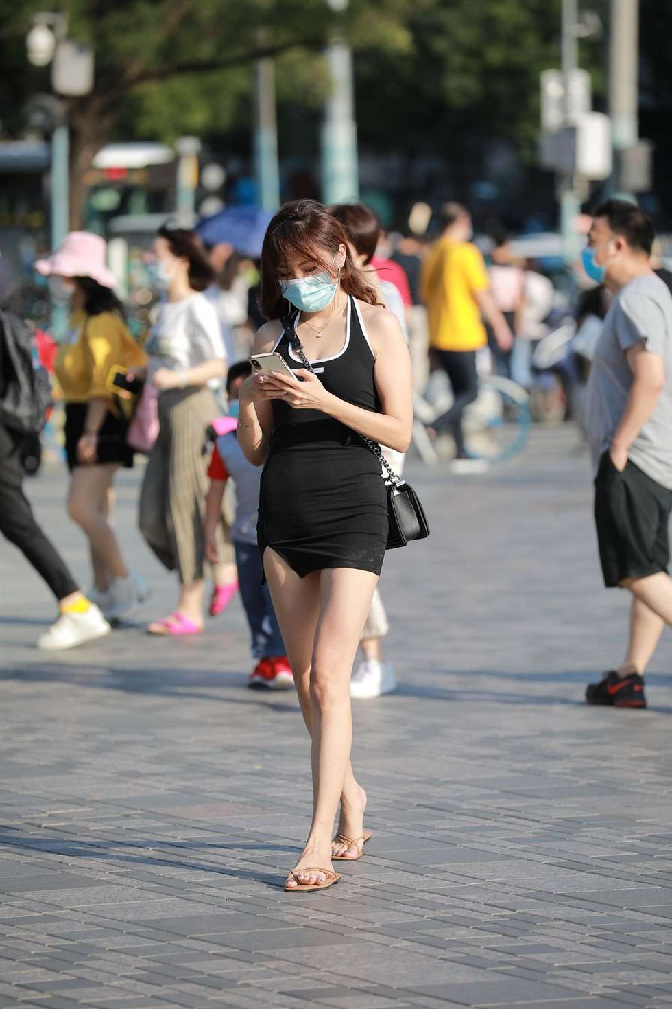 图片[2]-四九城嘎子街拍作品超短包臀裙小姐姐-街拍流行馆