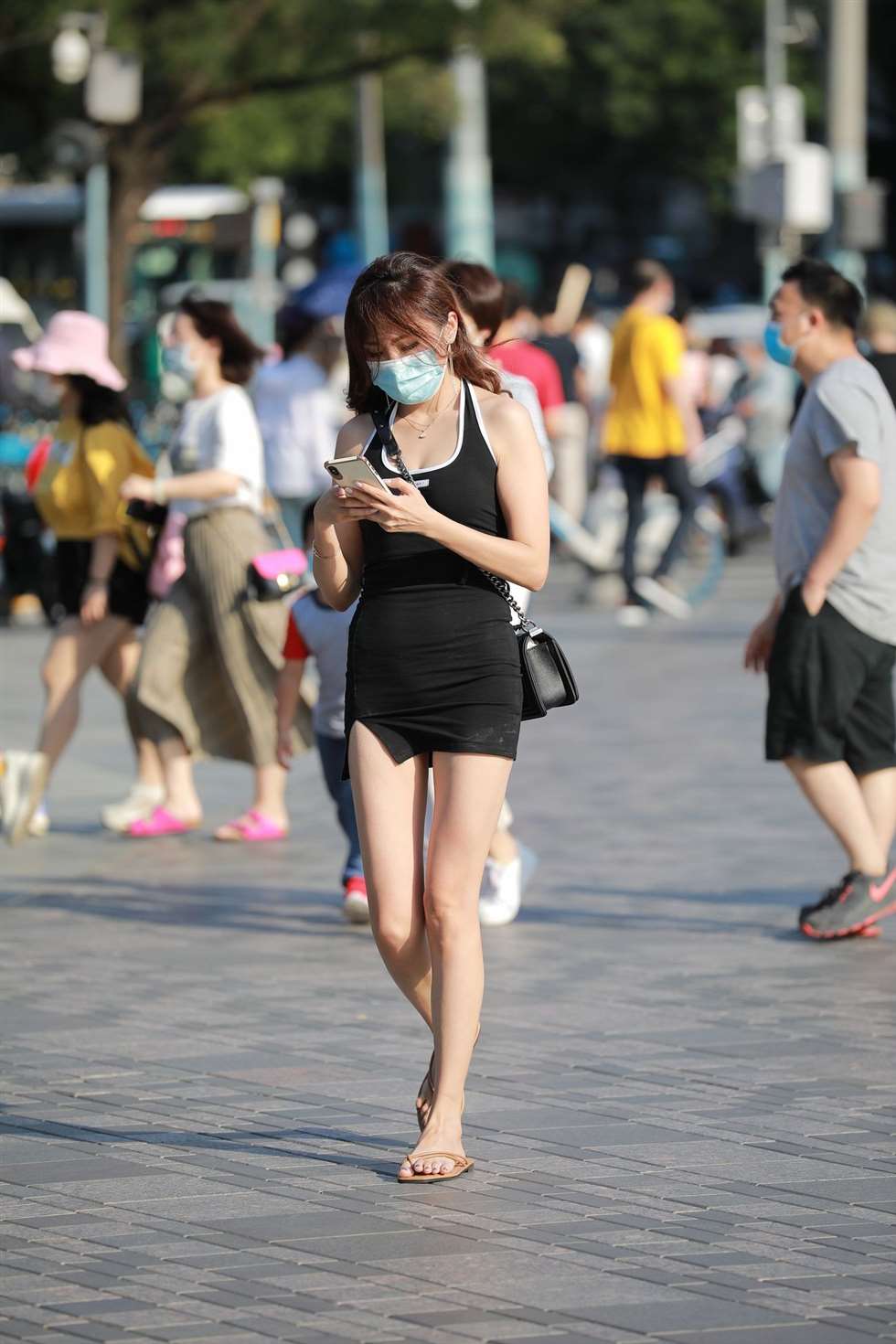 图片[3]-四九城嘎子街拍作品超短包臀裙小姐姐-街拍流行馆