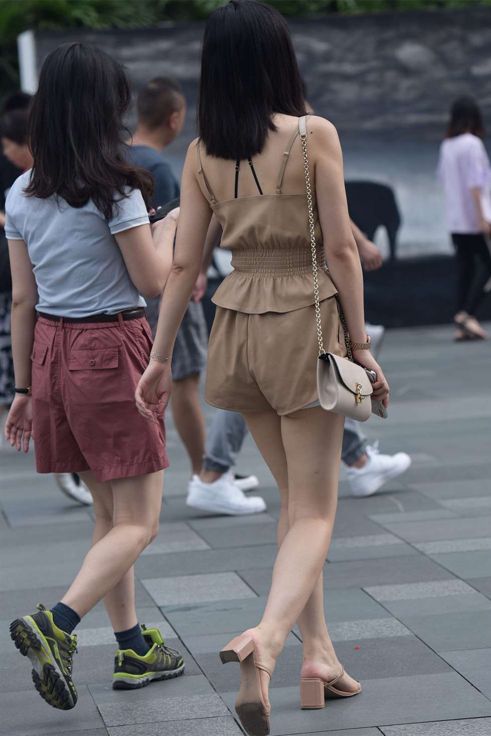 图片[1]-闺蜜日常街拍-街拍流行馆