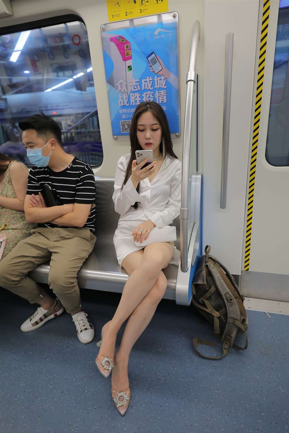 图片[2]-玲玲街拍作品一个人的车展-街拍流行馆
