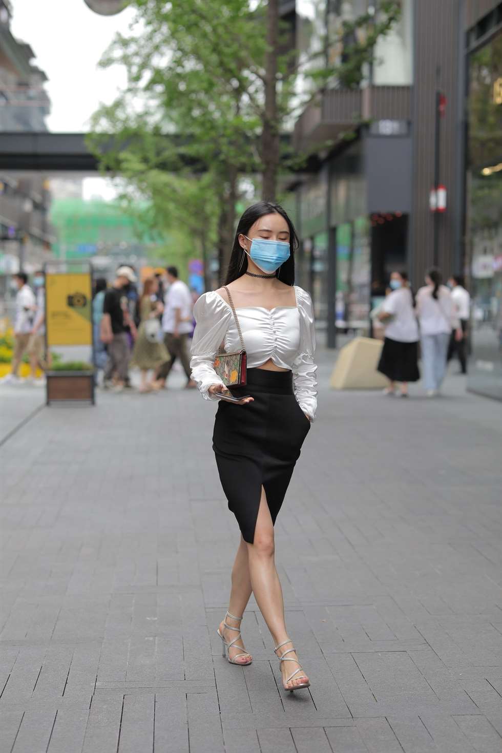 图片[2]-凯恩街拍作品气质绝佳的小姐姐-街拍流行馆