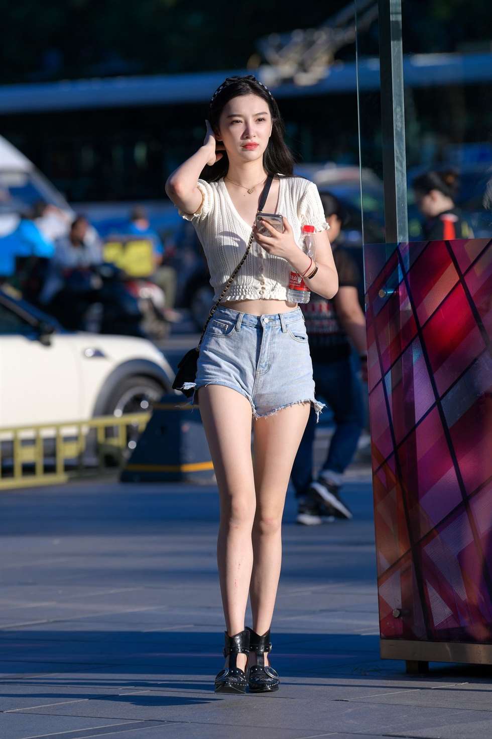 图片[2]-魂魂街拍作品清爽洁白的美女-街拍流行馆