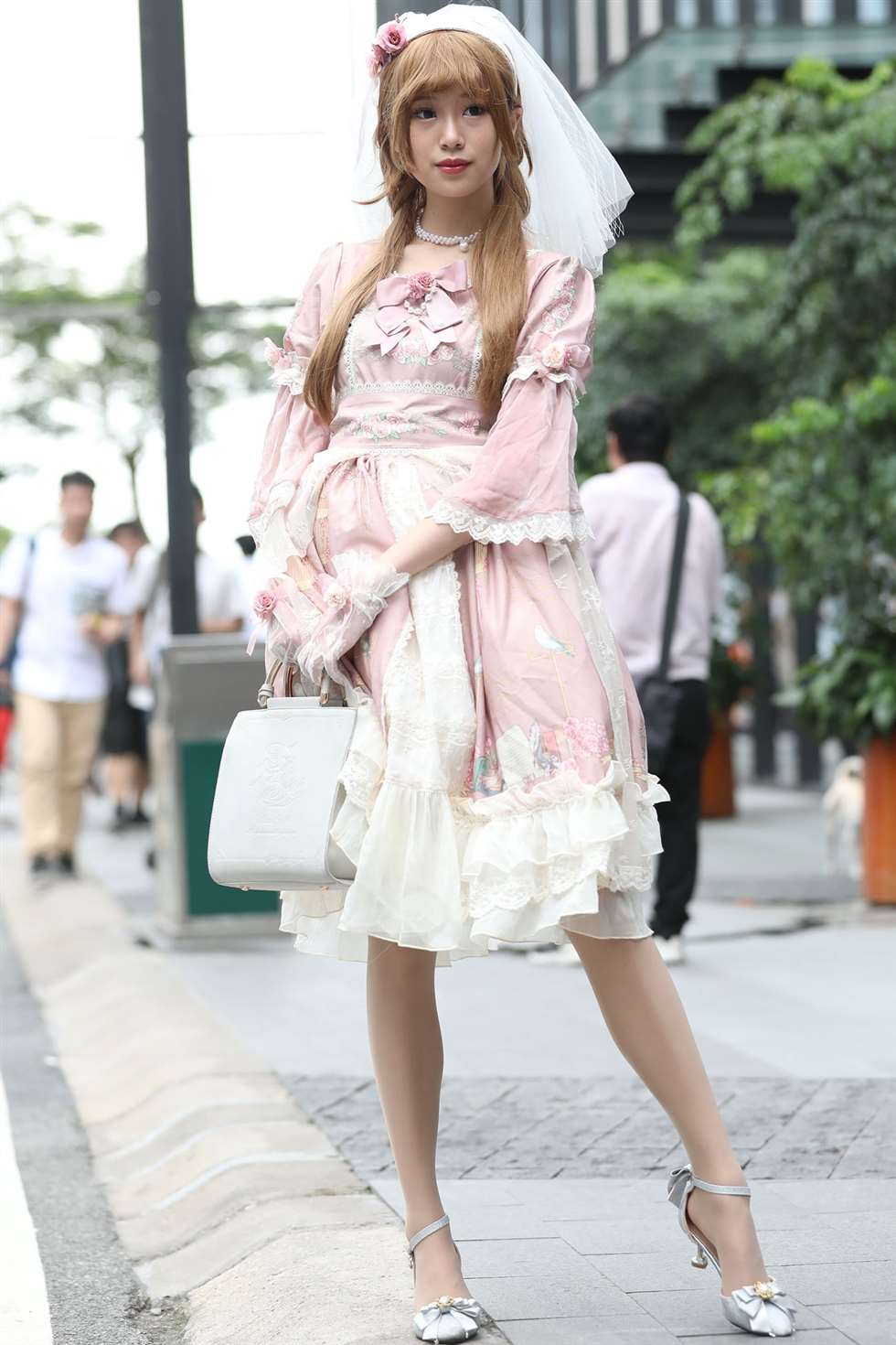 图片[1]-辉辉街拍作品灰色丝袜美腿Lolita-街拍流行馆