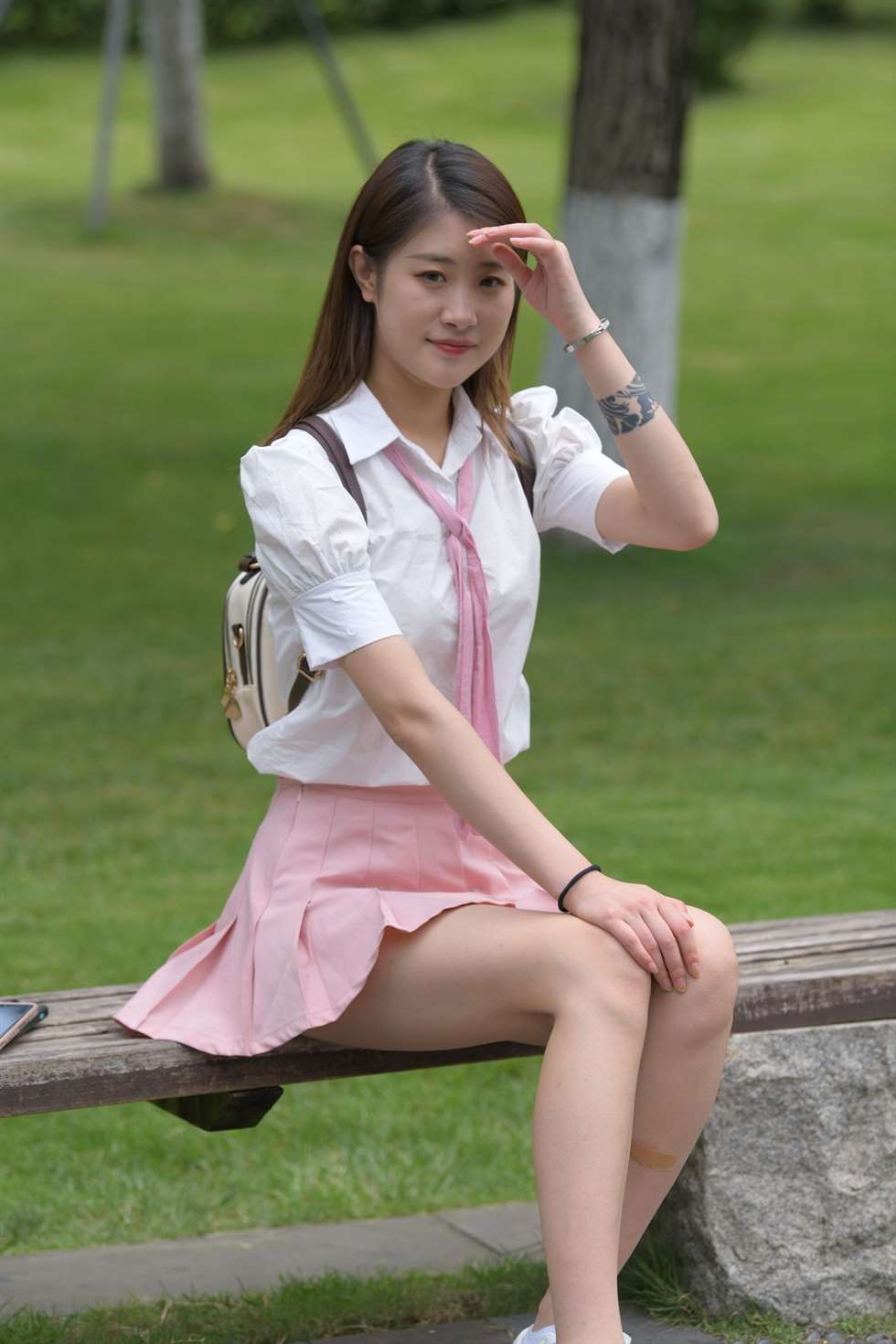 图片[4]-一始模拍作品粉色短裙美眉-街拍流行馆