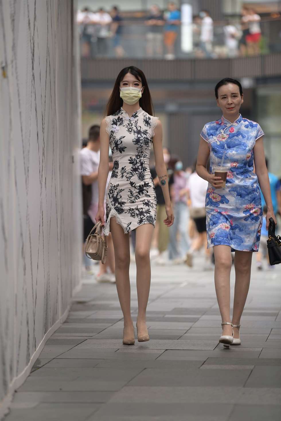 图片[2]-摄神街拍作品你想做她的女婿吗搭讪美腿小姐姐-街拍流行馆