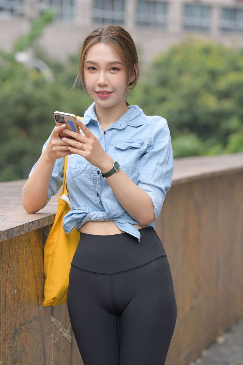 图片[4]-一始街拍作品黑色瑜伽裤青春女孩-街拍流行馆