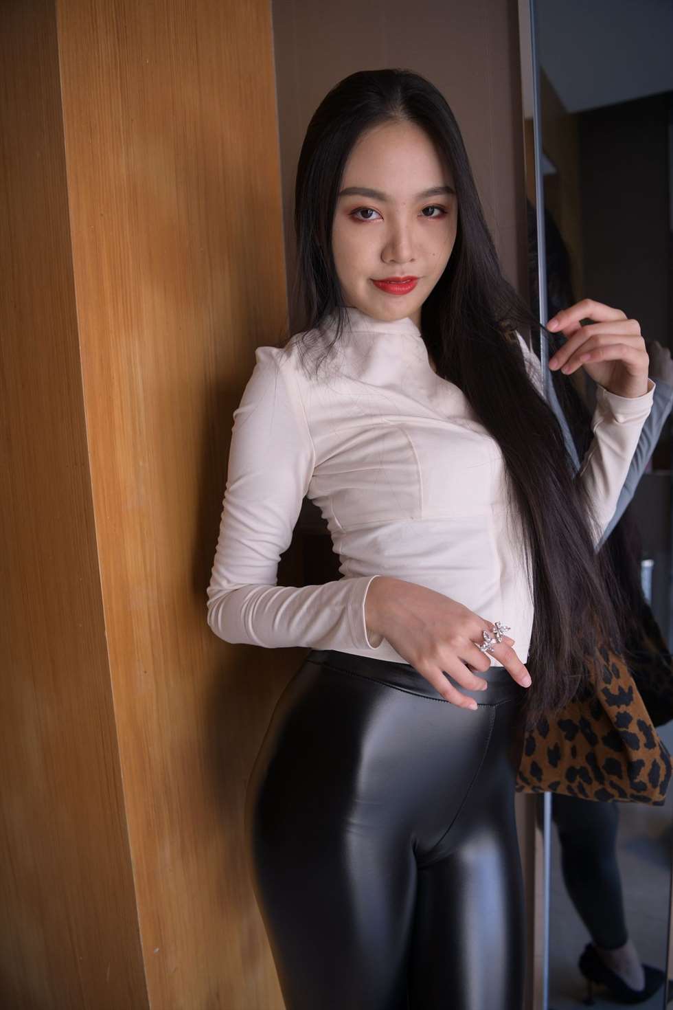 图片[253]-魂魂街拍作品皮裤一步之遥-街拍流行馆