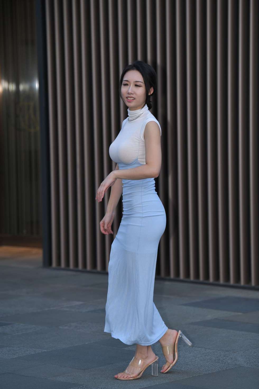 图片[3]-盛夏开叉长裙-街拍流行馆