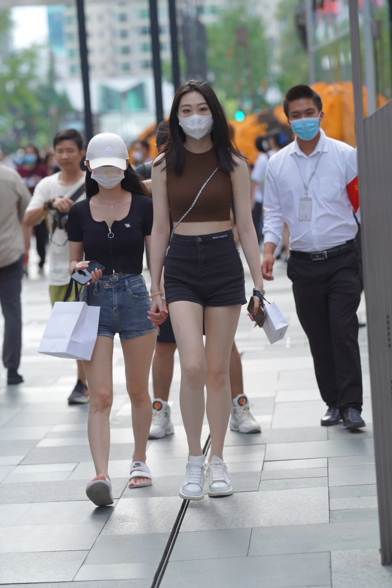 图片[2]-菜菜辣妹背心-街拍流行馆