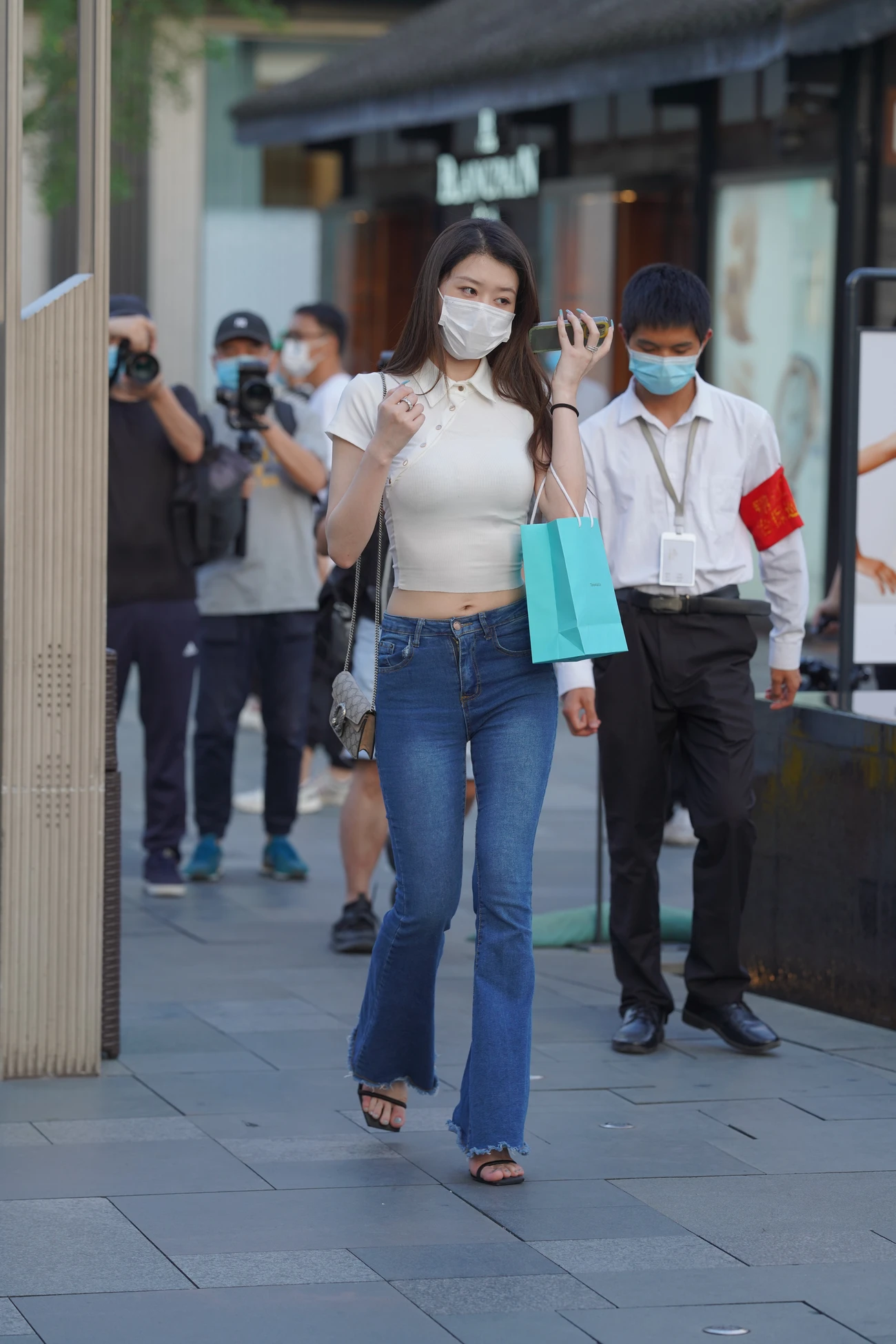 图片[4]-街拍牛仔裤长腿美女-街拍流行馆
