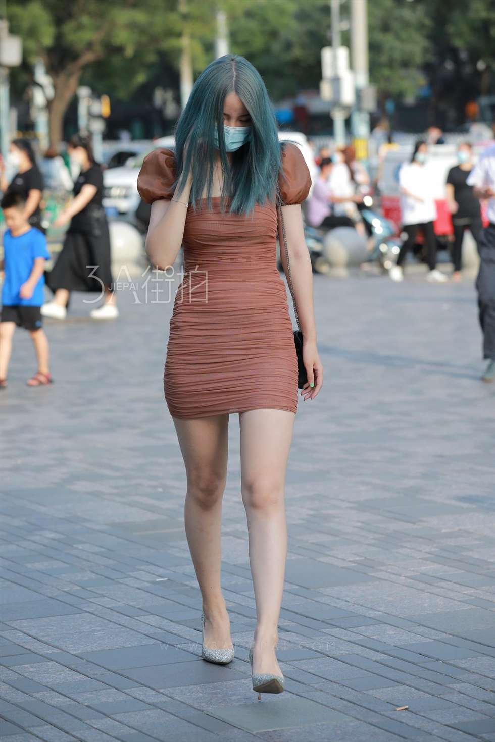 图片[4]-[街拍精选]嘎子街拍紧身包臀裙美腿高跟小姐姐-街拍流行馆