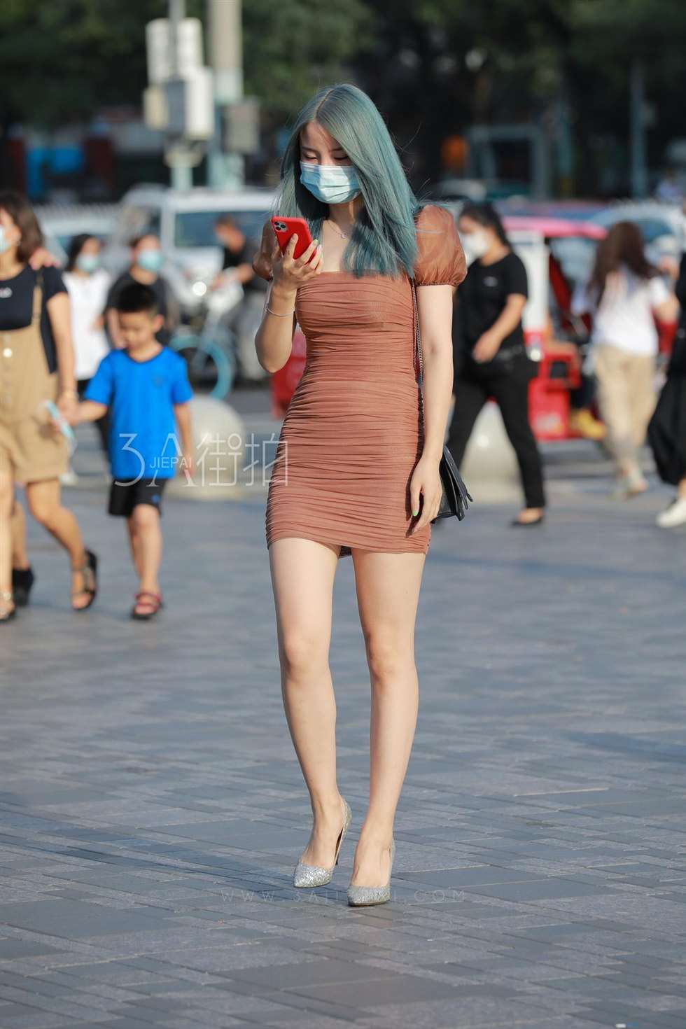 图片[2]-[街拍精选]嘎子街拍紧身包臀裙美腿高跟小姐姐-街拍流行馆