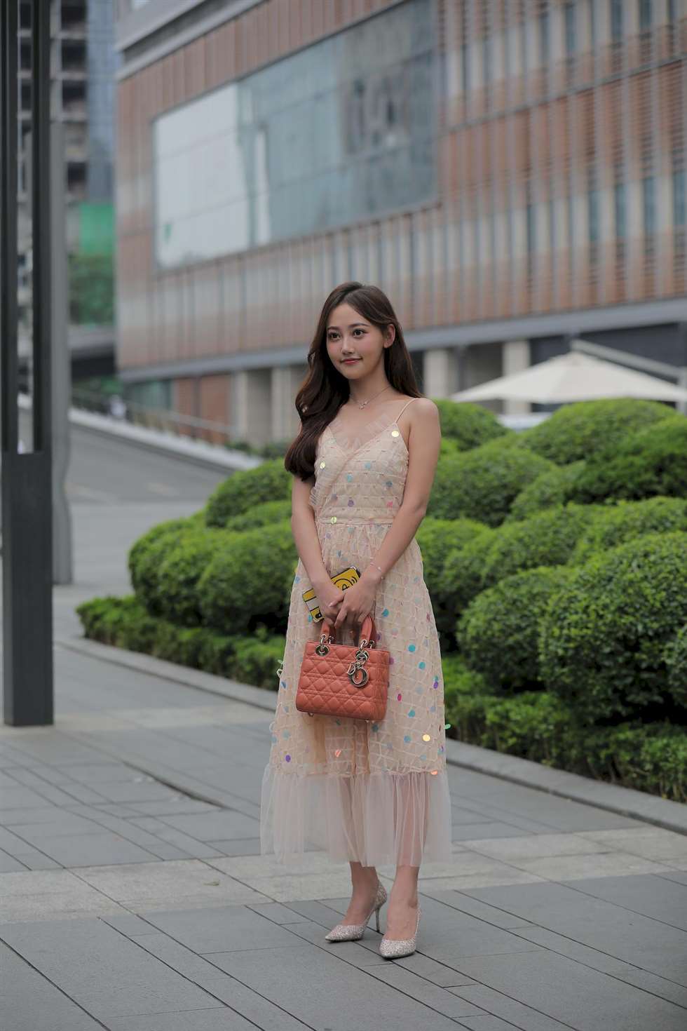 图片[4]-[街拍精选]蕾丝长裙美妇花枝招展（购图）-街拍流行馆